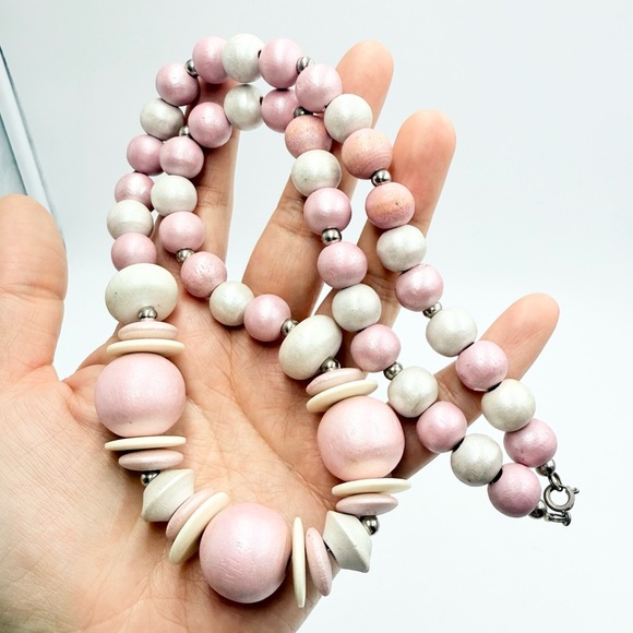 Vintage Beige Pearl Pink Wooden Graduated Round Disc Beads Necklace - Picture 4 of 8